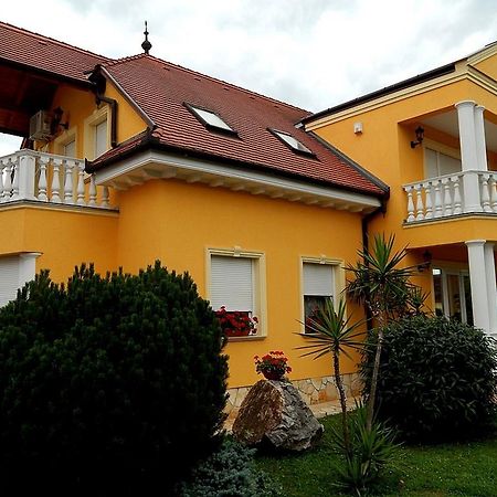Georgina Apartman Harkány Екстериор снимка